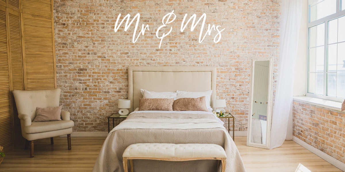 Mr & Mrs Wall Decor
